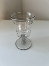 Ancien verre à pied gravure