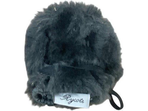 Coque fourrure noire