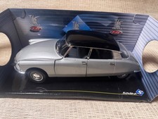 voiture 1/18 citroen DS 19