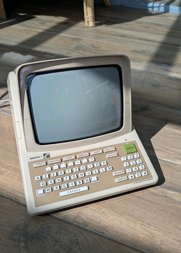 Minitel nfz 300 - 300, ptt