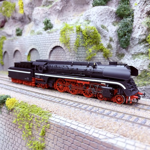Locomotive vapeur 01 - à,