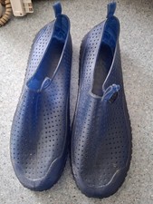 chaussure aquatique plastique