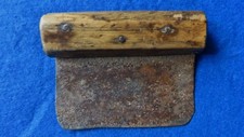 outil ancien fer bois racloir