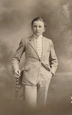 Photo-carte studio d'art Jean Rigaud Avignon Carpentras jeune fille garçonne 