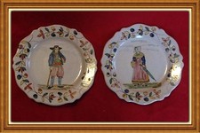 PAIRE D'ASSIETTES MALICORNE