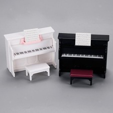 Piano de maison de poupée