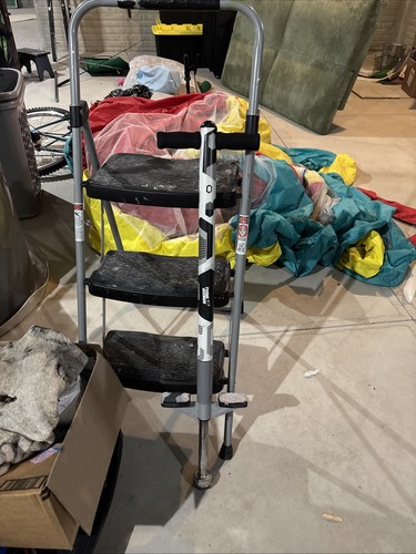Pogo stick - pogo,