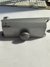 Ferme Porte Groom Bras