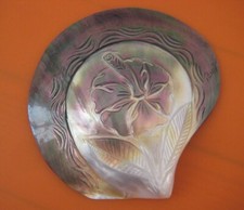 Coquille de nacre sculptée