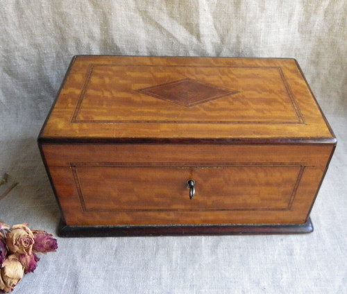 Ancien coffre bois - en, boÎte