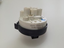 MACHINE A LAVER LADEN EV1047