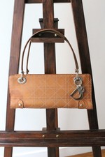 Dior modèle Lady Dior cannage