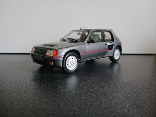 Voiture miniature peugeot 205 - miniature,
