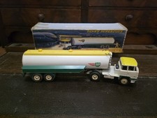Ancien camion UNIC avec
