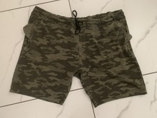 Short homme camouflage très