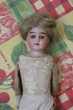 Petite poupée ancienne corps