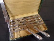 12 COUTEAUX DE TABLE BOULENGER MODELE LOUIS XV T B ETAT-MONOGRAMME  FD-LAME INOX