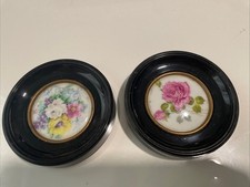 Lot 2 Anciens Petit Cadre Rond Médaillon en Porcelaine de Limoges Goumot Labesse