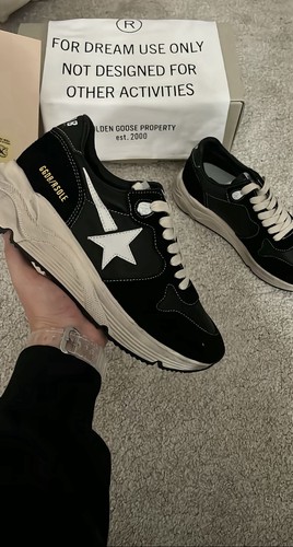 Golden goose running - sole, en