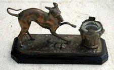 Encrier en bronze au lévrier 19 ème , monogrammé E. R. à identifier