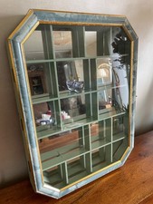 Vitrine en bois et verre pour