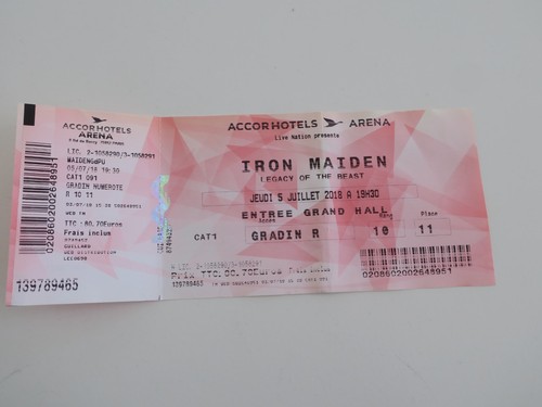 Iron maiden place de - -, concert