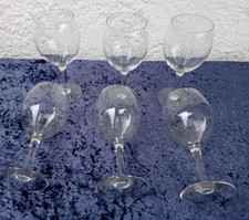 6 verres à pied à vin en verre décor étoiles gravées vers année 1940