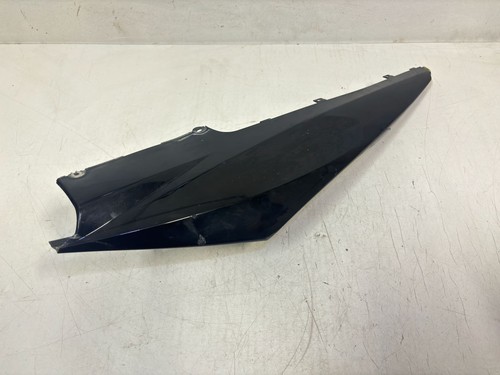 Carénage sous selle - , gauche