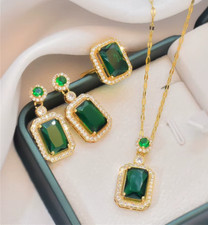 Ensemble Femme, Collier