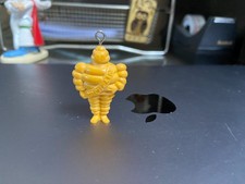 MICHELIN-BIBENDUM ANCIEN EN BAKÉLITE, HAUTEUR 4 CM-ANNÉE 50