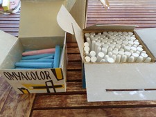 2 anciennes boite de craie   1