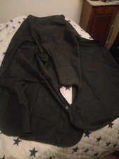 Cape coiffure fermeture crochets, tissus nylon noir recto, verso argenté