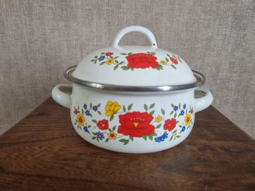 Petite casserole émaillée - petite,