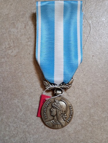 Médaille militaire insigne - médaille,