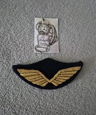 Aile de casquette d'officier