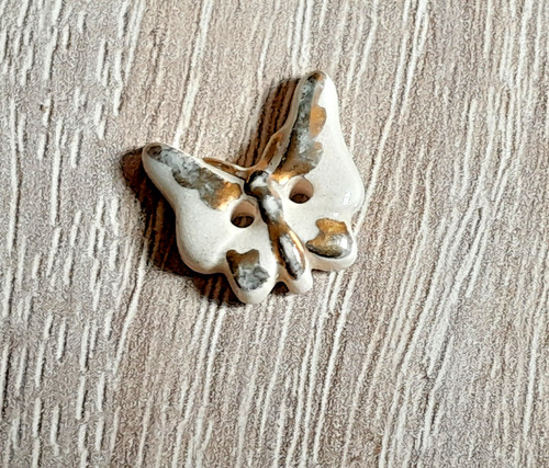 Joli bouton papillon ceramique - joli,