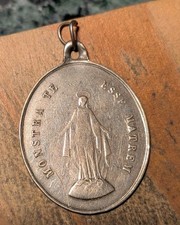 Médaille Religieuse Ancienne