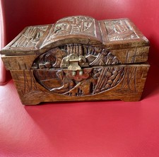 Coffre Entièrement Sculpté