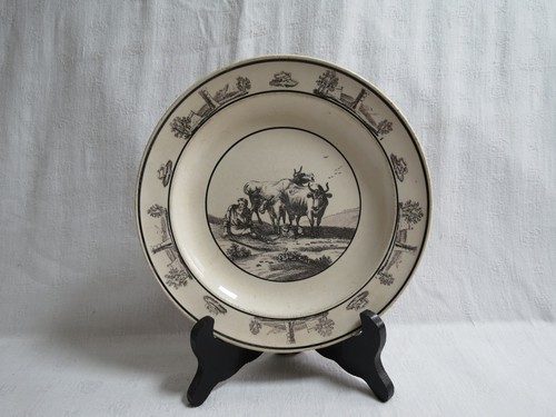 Ancienne assiette terre - terre, de