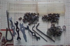 X34/21    / LOT MECCANO VINTAGE BOITE PIECES OUTILS