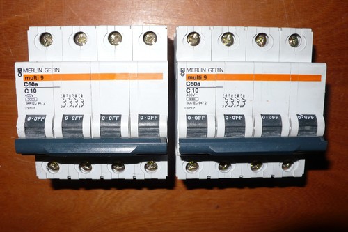 Disjoncteur tetrapolaire 10a - tetrapolaire,