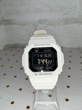 Montre numérique solaire blanche ultra propre Casio G-Shock GW-M5610MD
