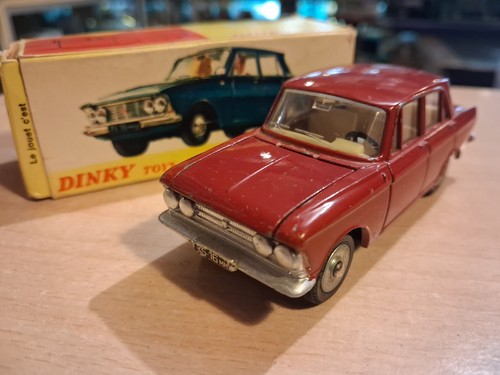 Moskvitch dinky toys made - dinky, in
