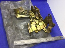 Serrure de porte avant droite