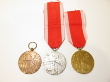 (AL) 3 médailles de la