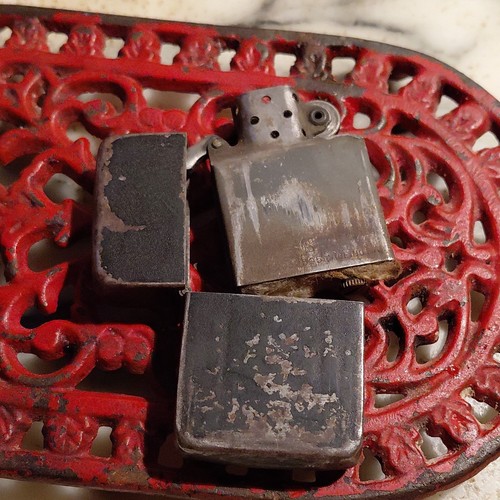 Black crackle zippo used - black,
