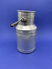 Pot à lait ancien en