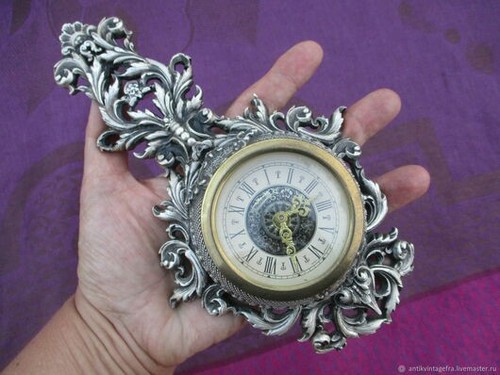 Horloge murale ancienne - ,