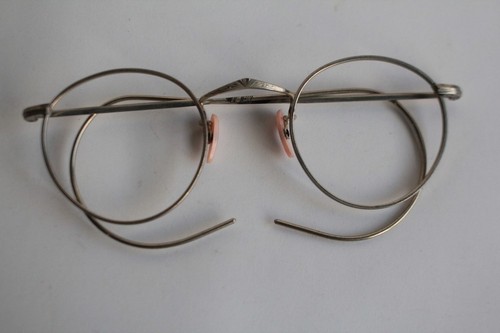 Ancienne paire lunettes - paire,