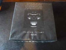 COFFRET COLLECTOR 3 CD + 1 DVD "JOHNNY HALLYDAY : RESTER VIVANT" sans statuette